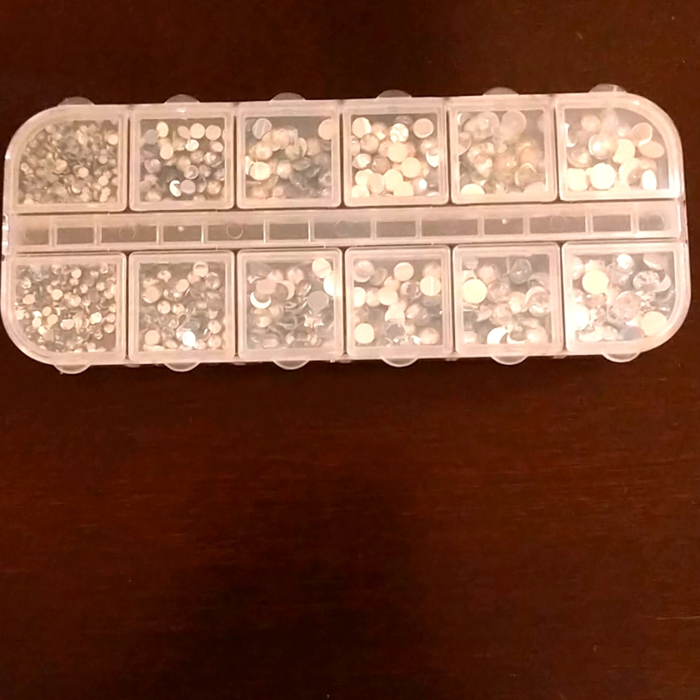 Nail rhinestones